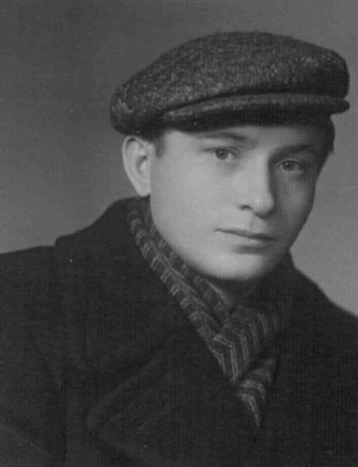 Портрет Советского художника Владимира Зарубина  